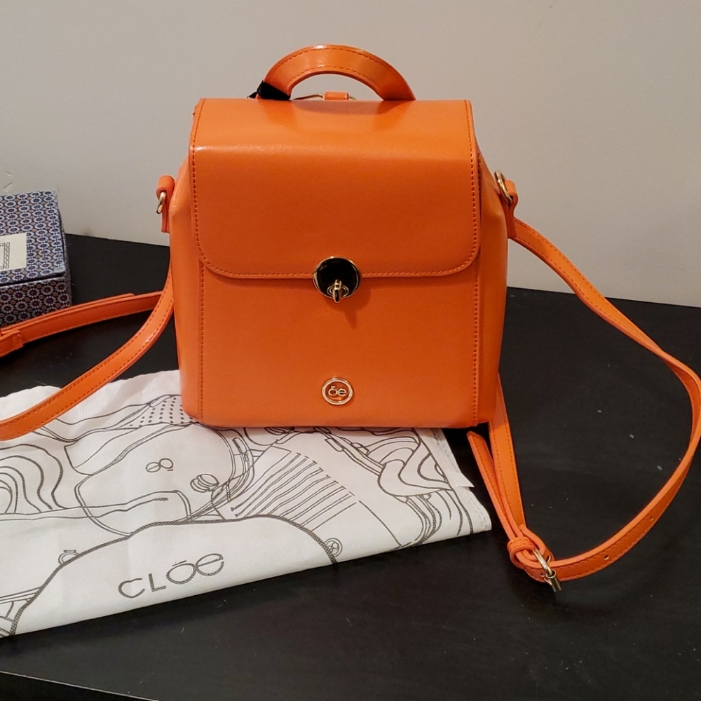CLŌE Convertable bag/backpack new